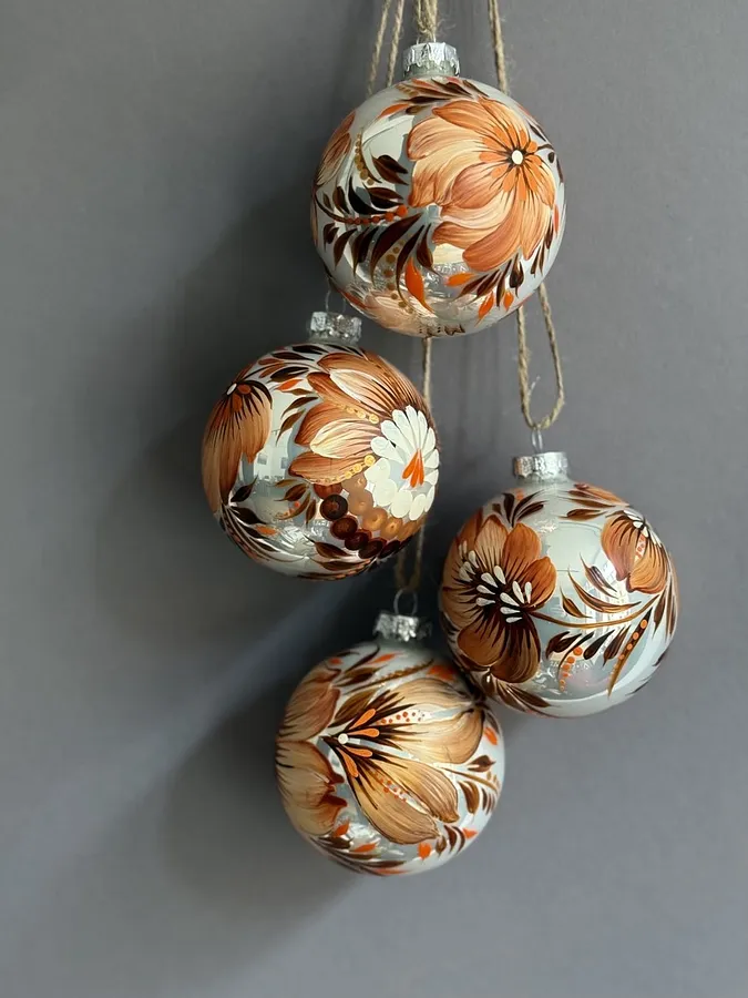 Bild von Set 5 von Olena Grishyna, Größe: d 8 cm, hergestellt aus Glas, Acryl, Lack, Weihnachtsschmuck Medium, aus Deutschland, zum Preis von €90