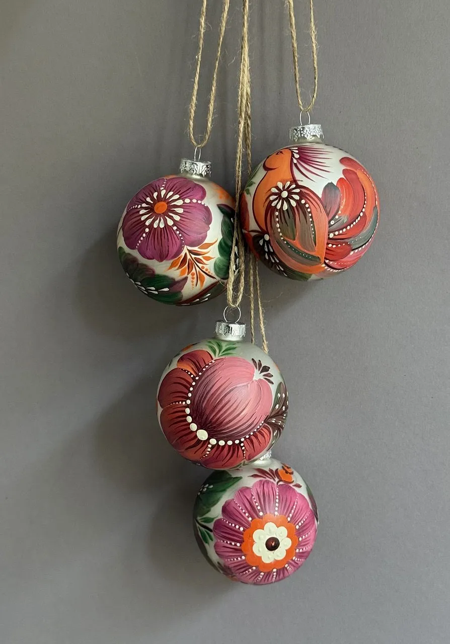 Bild von Set 6 von Olena Grishyna, Größe: d 8 cm, hergestellt aus Glas, Acryl, Lack, Weihnachtsschmuck Medium, aus Deutschland, zum Preis von €80